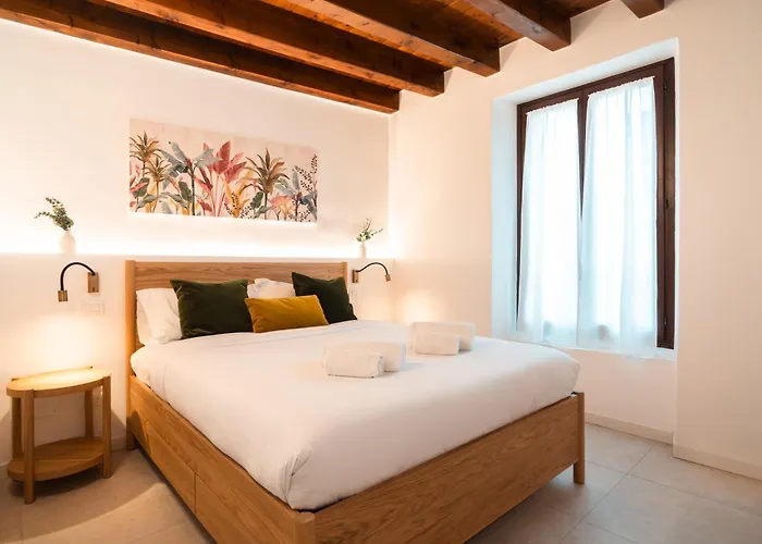 Apartment Romantic Vibes